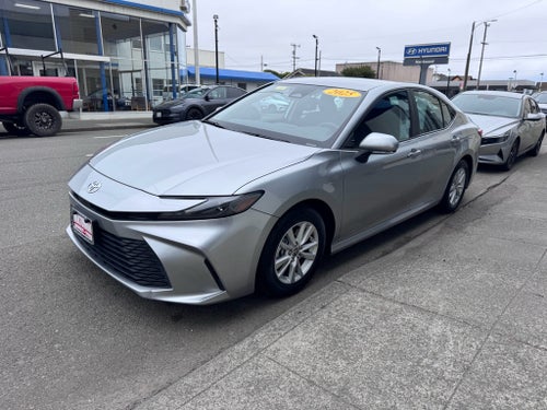 2025 Toyota Camry Hybrid LE