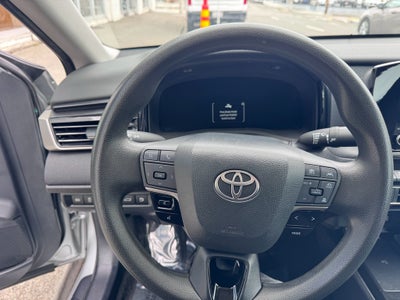 2025 Toyota Camry Hybrid LE