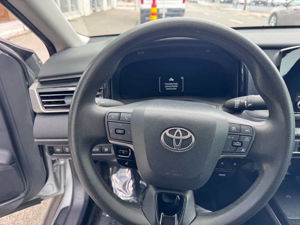2025 Toyota Camry Hybrid LE