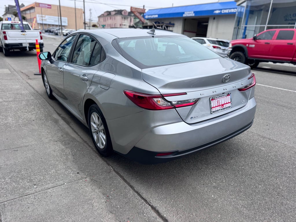 2025 Toyota Camry Hybrid LE
