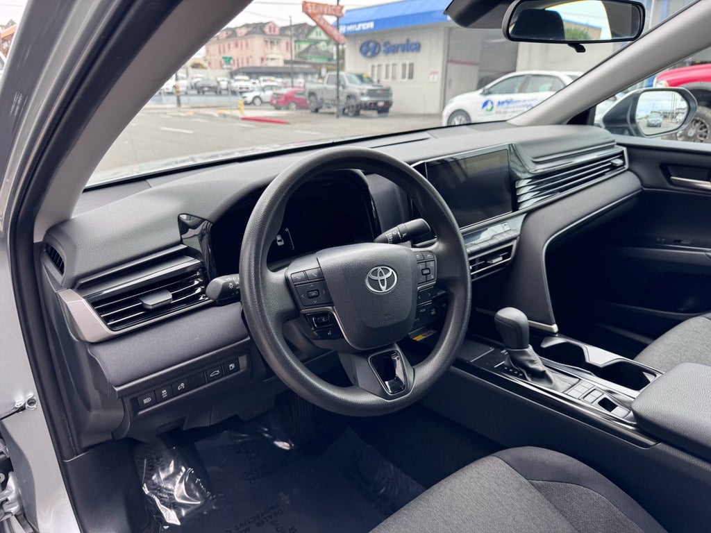 2025 Toyota Camry Hybrid LE