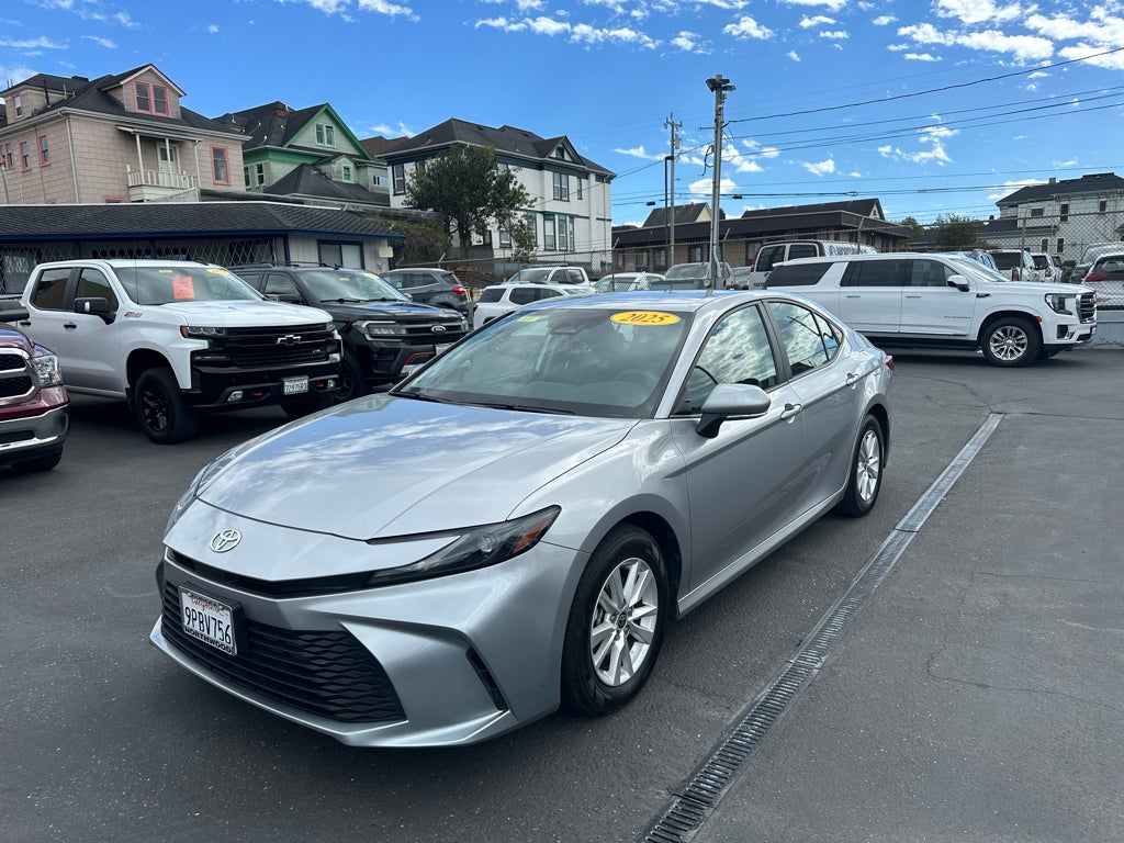 2025 Toyota Camry Hybrid LE