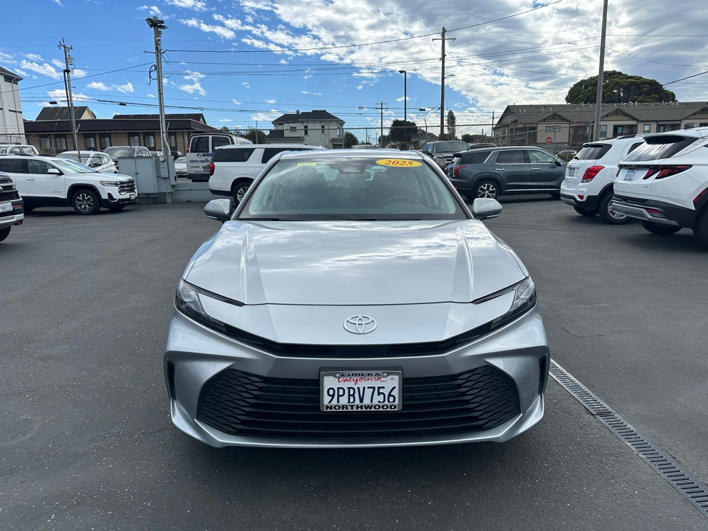 2025 Toyota Camry Hybrid LE