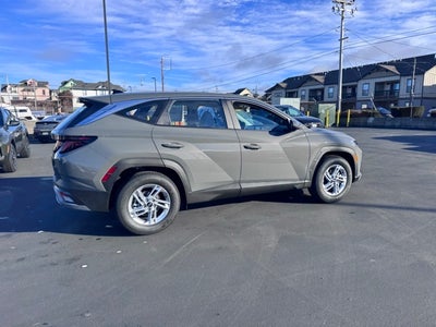 2026 Hyundai TUCSON SE