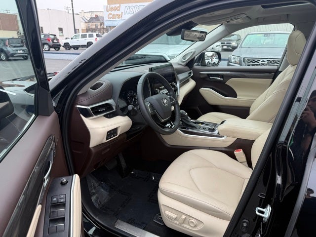2021 Toyota Highlander Platinum