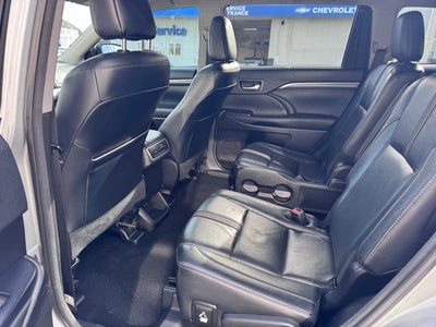 2017 Toyota Highlander SE