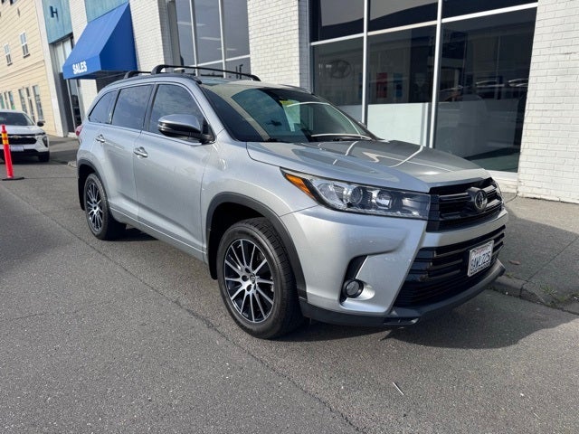 2017 Toyota Highlander SE