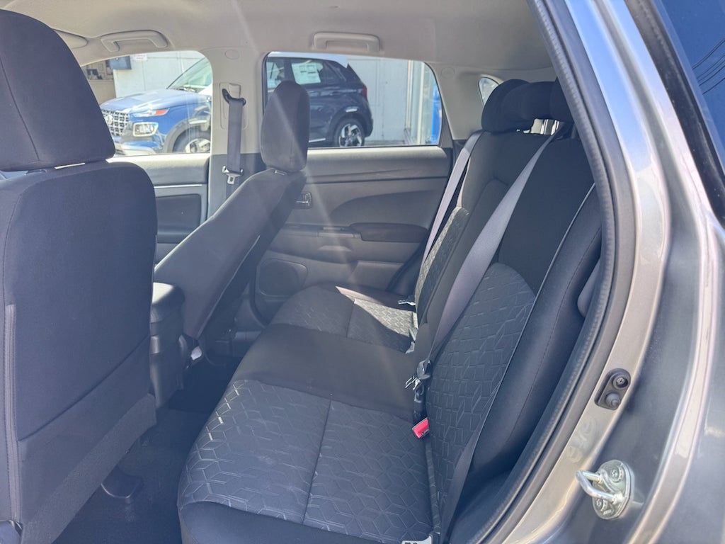 2024 Mitsubishi Outlander Sport ES