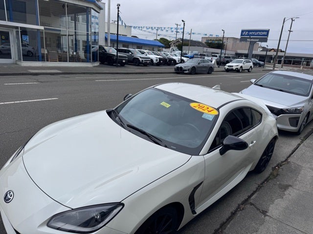 2024 Toyota GR86 Premium