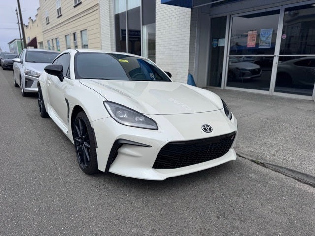 2024 Toyota GR86 Premium