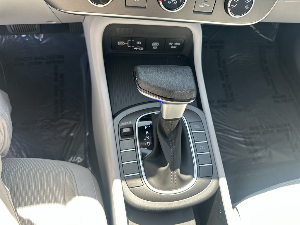 2027 Hyundai KONA SE