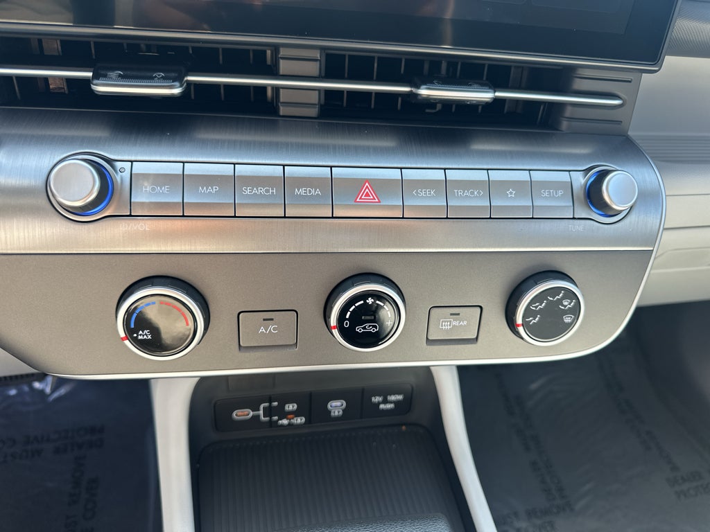 2027 Hyundai KONA SE