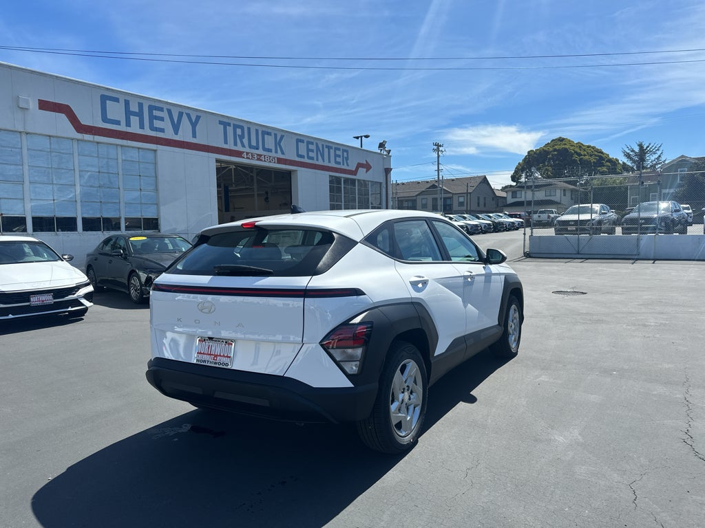 2027 Hyundai KONA SE