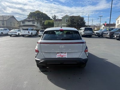 2026 Hyundai KONA SE