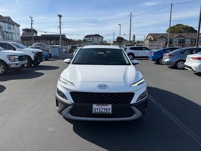 2022 Hyundai KONA SEL