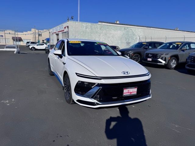 2025 Hyundai SONATA HYBRID SEL