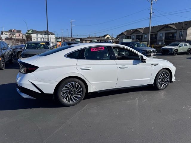 2025 Hyundai SONATA HYBRID SEL