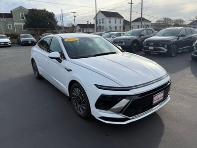 2025 Hyundai SONATA HYBRID SEL