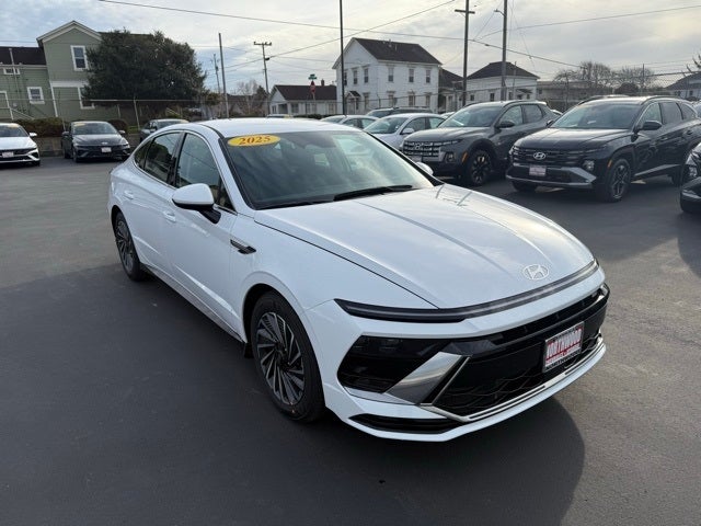 2025 Hyundai SONATA HYBRID SEL