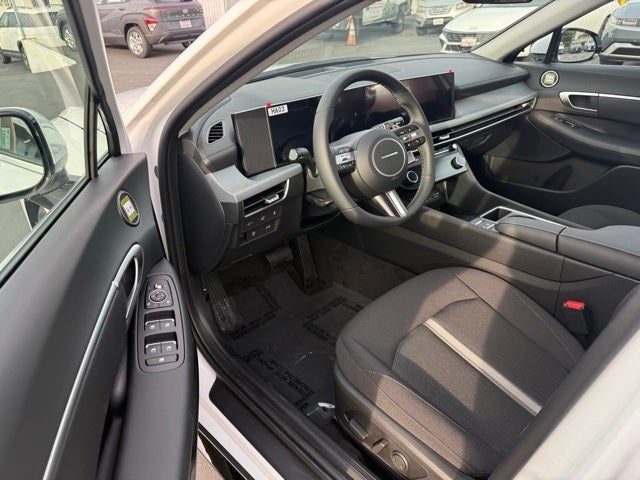 2025 Hyundai SONATA HYBRID SEL