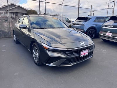 2026 Hyundai ELANTRA SE