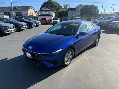 2026 Hyundai ELANTRA SE