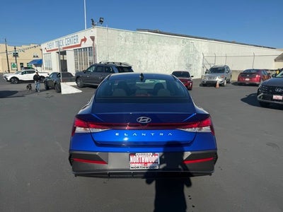 2026 Hyundai ELANTRA SE