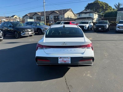 2026 Hyundai ELANTRA SE