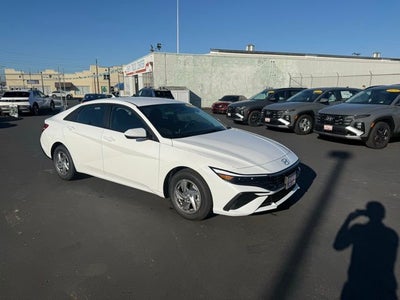 2026 Hyundai ELANTRA SE