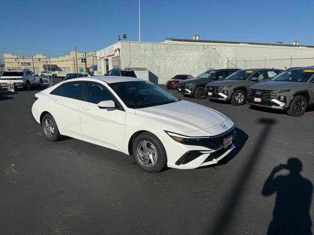2026 Hyundai ELANTRA SE