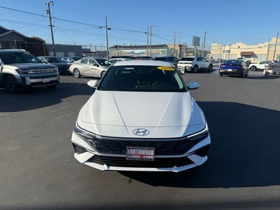 2026 Hyundai ELANTRA SE