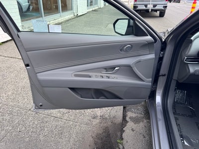 2025 Hyundai ELANTRA SEL Convenience
